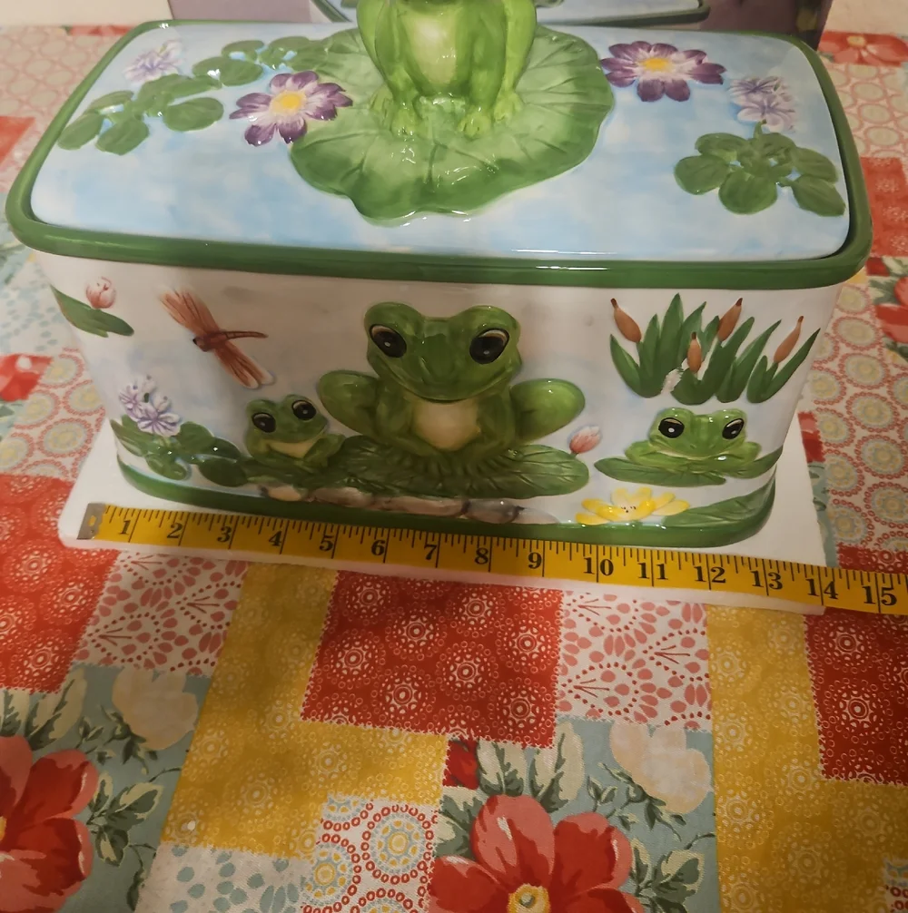 K Frog Hand-Painted Green Ceramic Bread Box